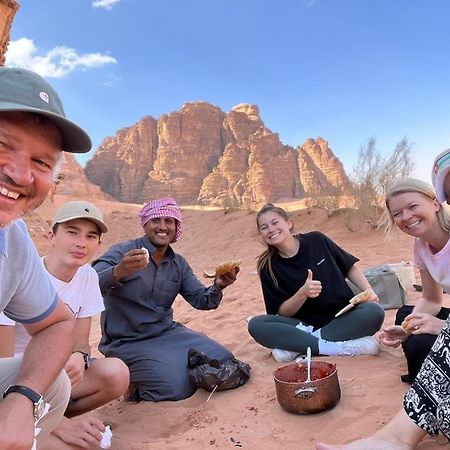 Wadi Rum-Bedouin Tents And Jeep Tours Exteriör bild