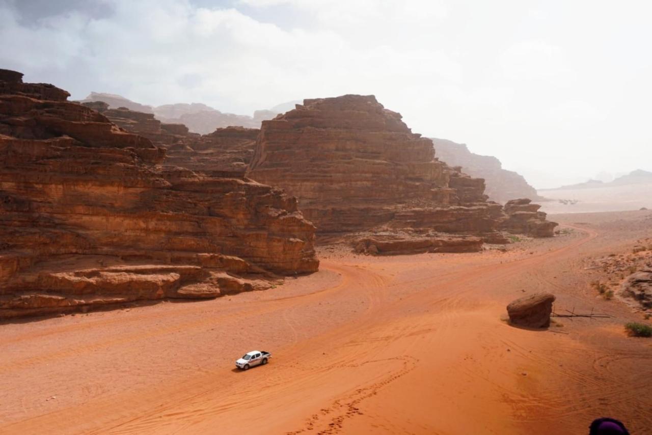 Wadi Rum-Bedouin Tents And Jeep Tours Exteriör bild