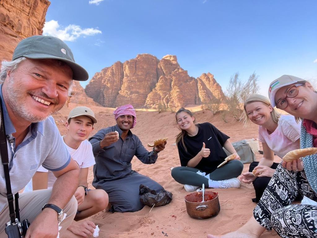 Wadi Rum-Bedouin Tents And Jeep Tours Exteriör bild